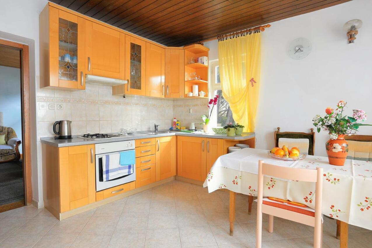 Rooms With A Parking Space Brela, Makarska - 17281 Exterior photo