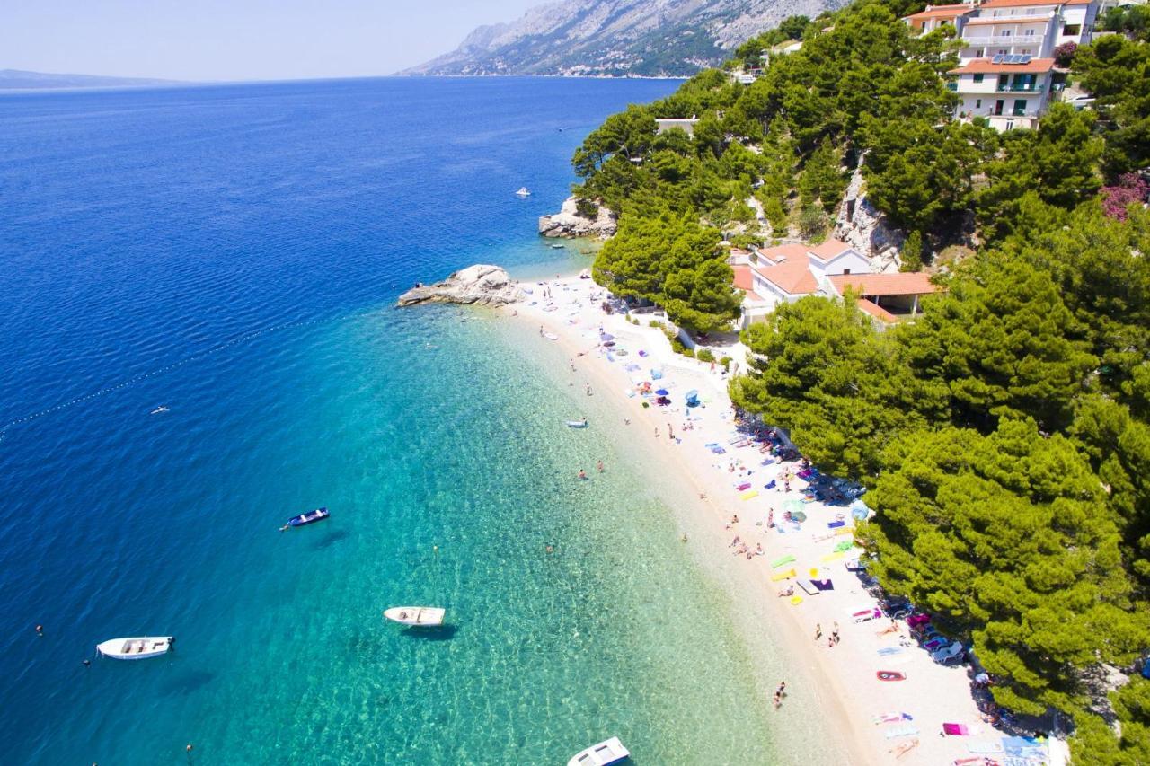 Rooms With A Parking Space Brela, Makarska - 17281 Exterior photo